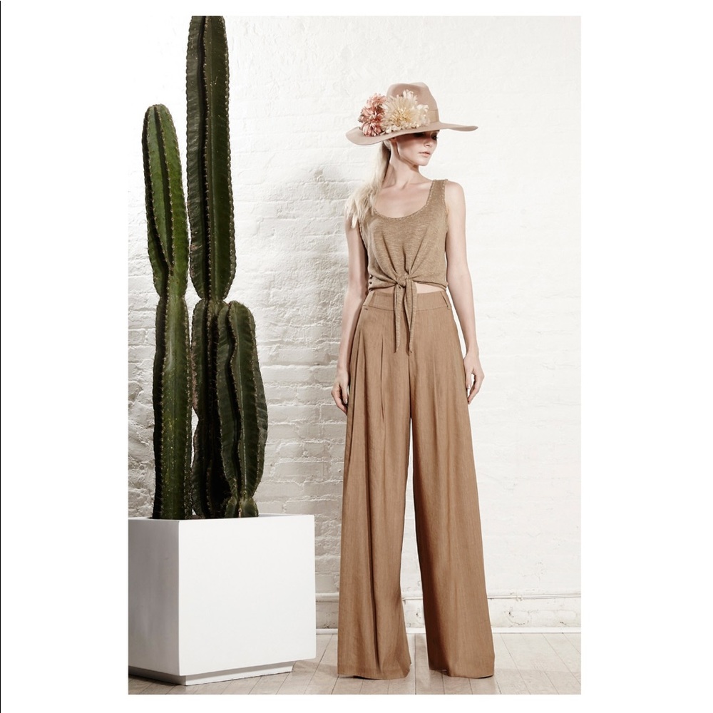 Rare Alice +Olivia wide leg silky khaki high waist